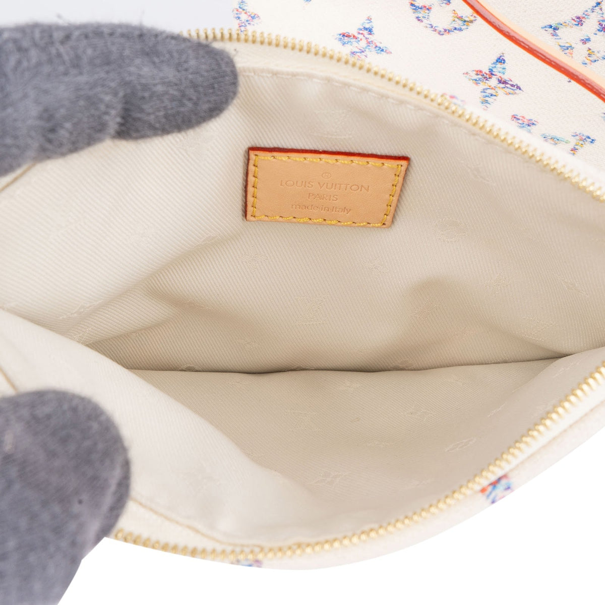 Bolso bandolera CarryAll PM de Louis Vuitton en Jacquard Monogram multicolor