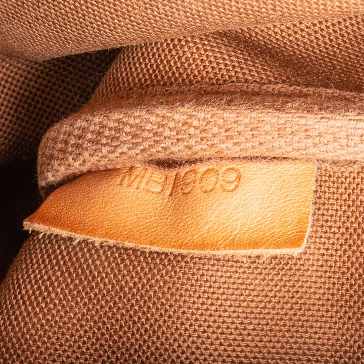 Bolso bandolera Louis Vuitton Monogram Canvas Saumur 30
