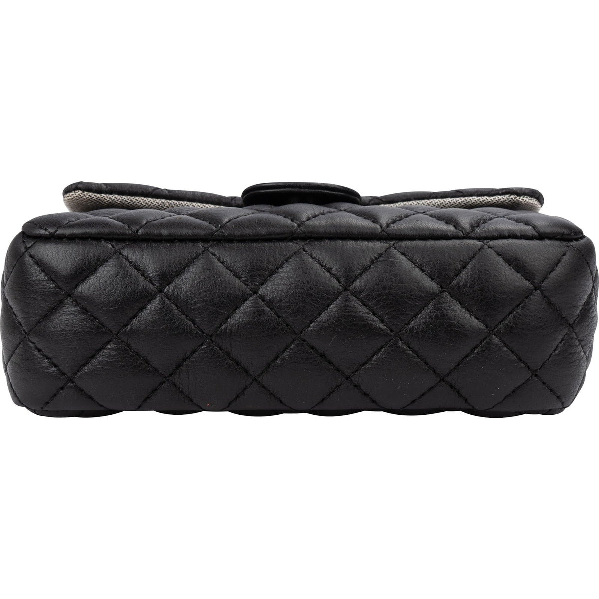 Sac ceinture Chanel Uniform en cuir d'agneau matelassé noir, pièces métalliques palladiées
