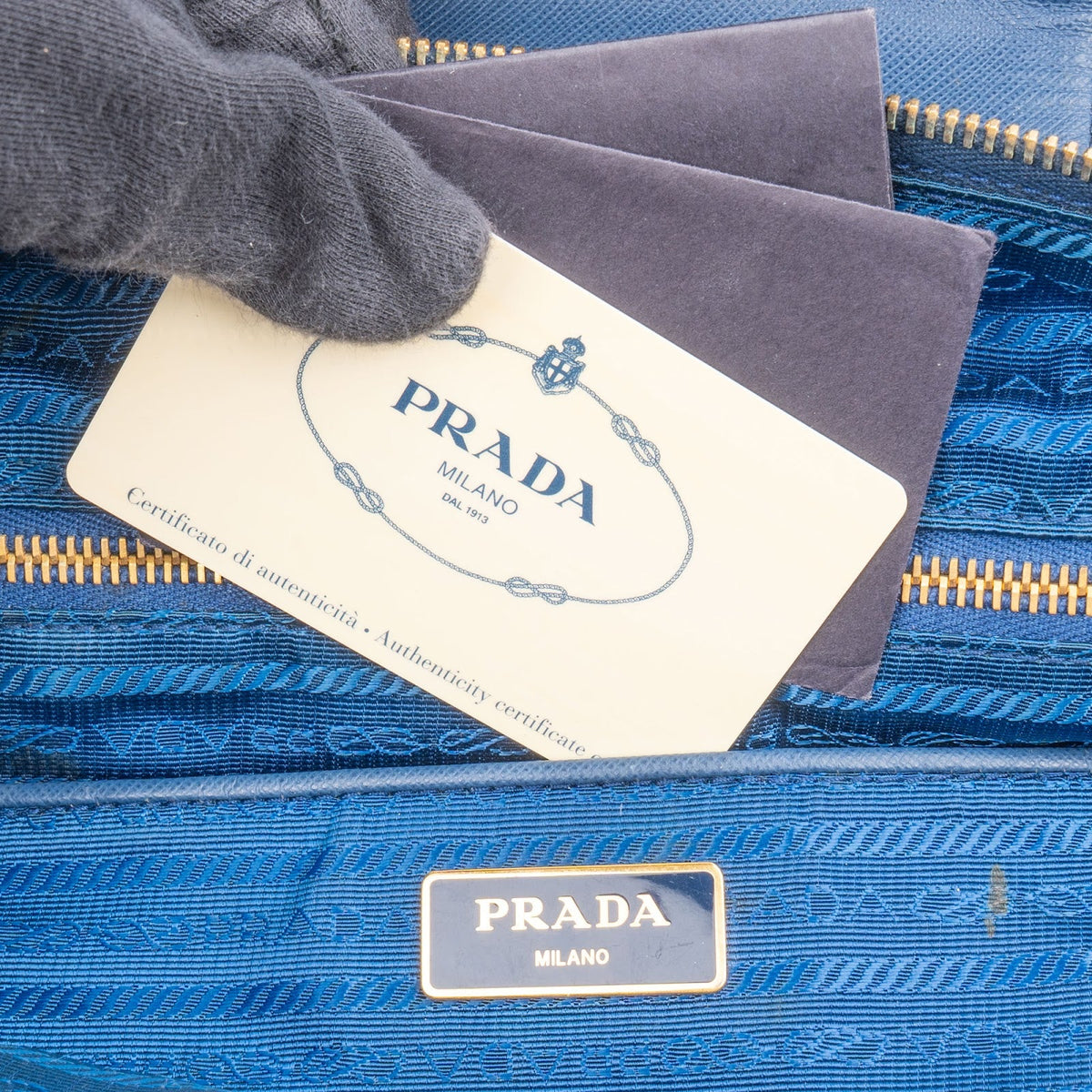 Prada Triangle Tote aus blauem Nylon und Saffiano-Leder – Ansicht 10