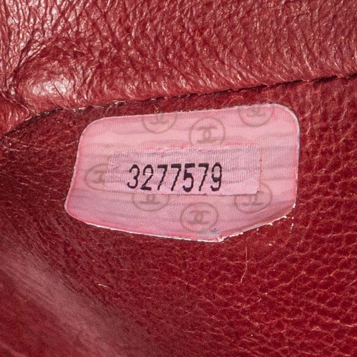 Bolso de hombro Chanel de doble solapa en piel de cordero acolchada con baño de oro de 24 quilates