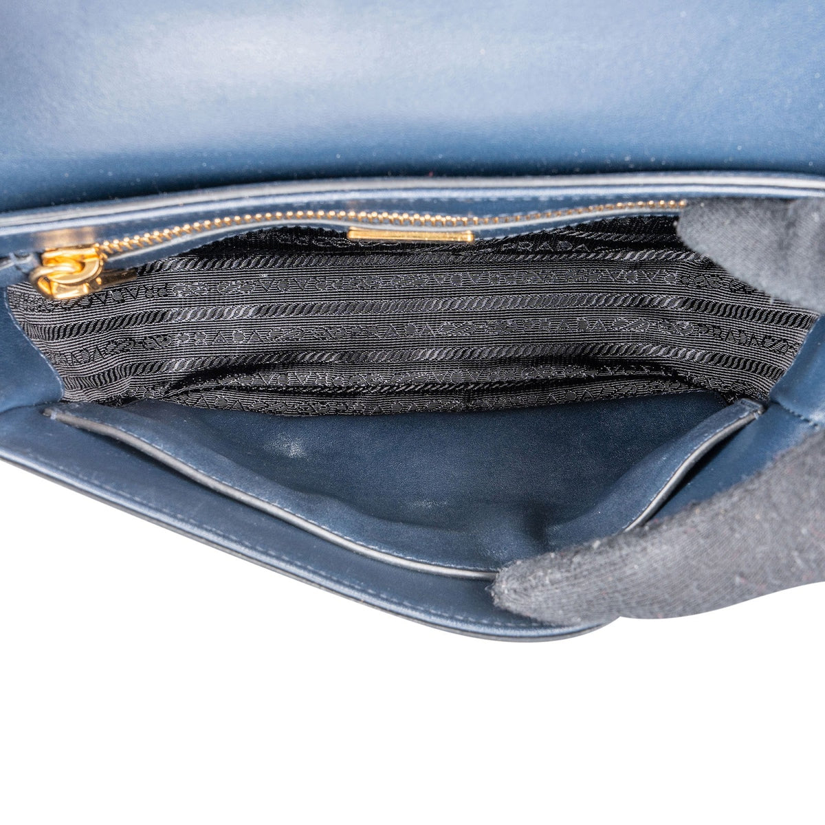 Borsa a tracolla Prada in pelle Saffiano blu