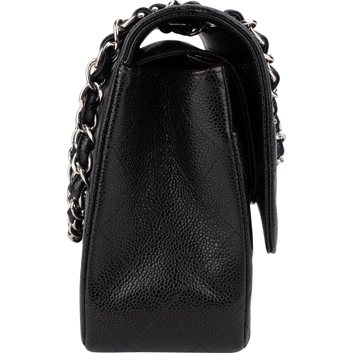 Bolso bandolera Jumbo de Chanel con solapa doble, confeccionado en piel de caviar acolchada y herrajes de paladio
