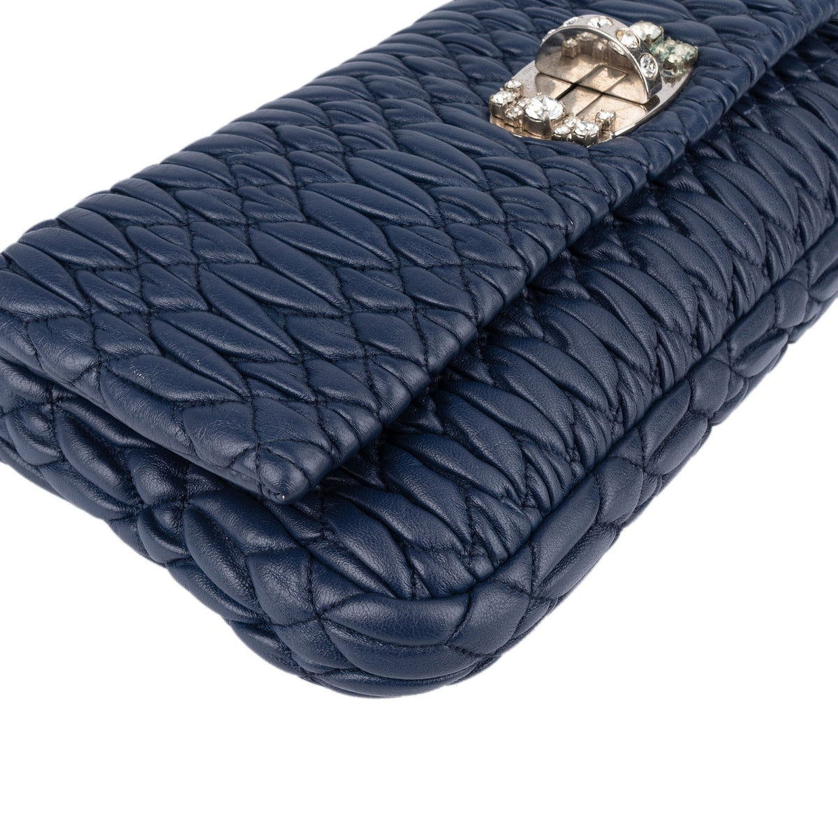Miu Miu Pochette mit Kristallen aus Matelassé-Nappaleder – Ansicht 7