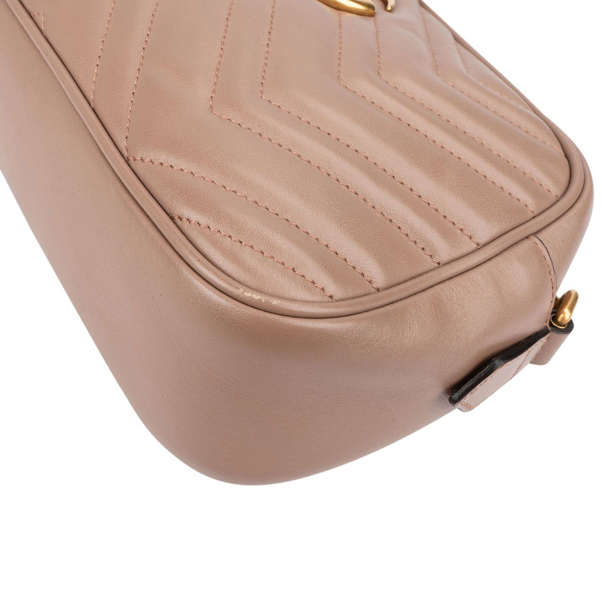 Bolso bandolera mediano Gucci GG Marmont de piel con motivo chevron