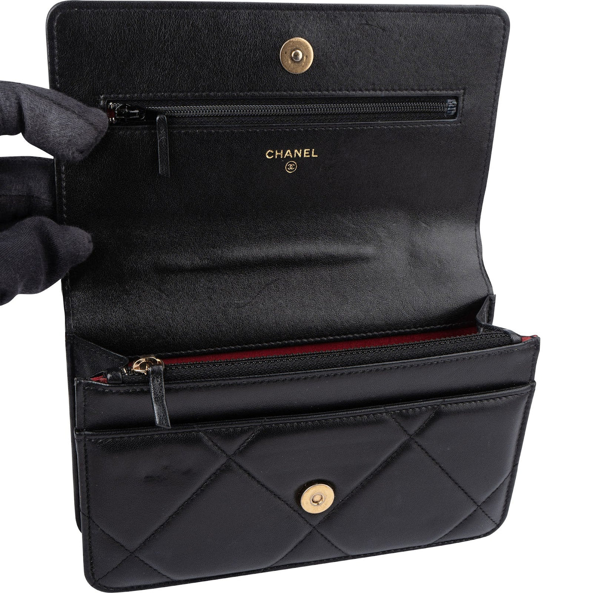 Bolso cruzado Chanel 19 Wallet On Chain de piel de cordero acolchada