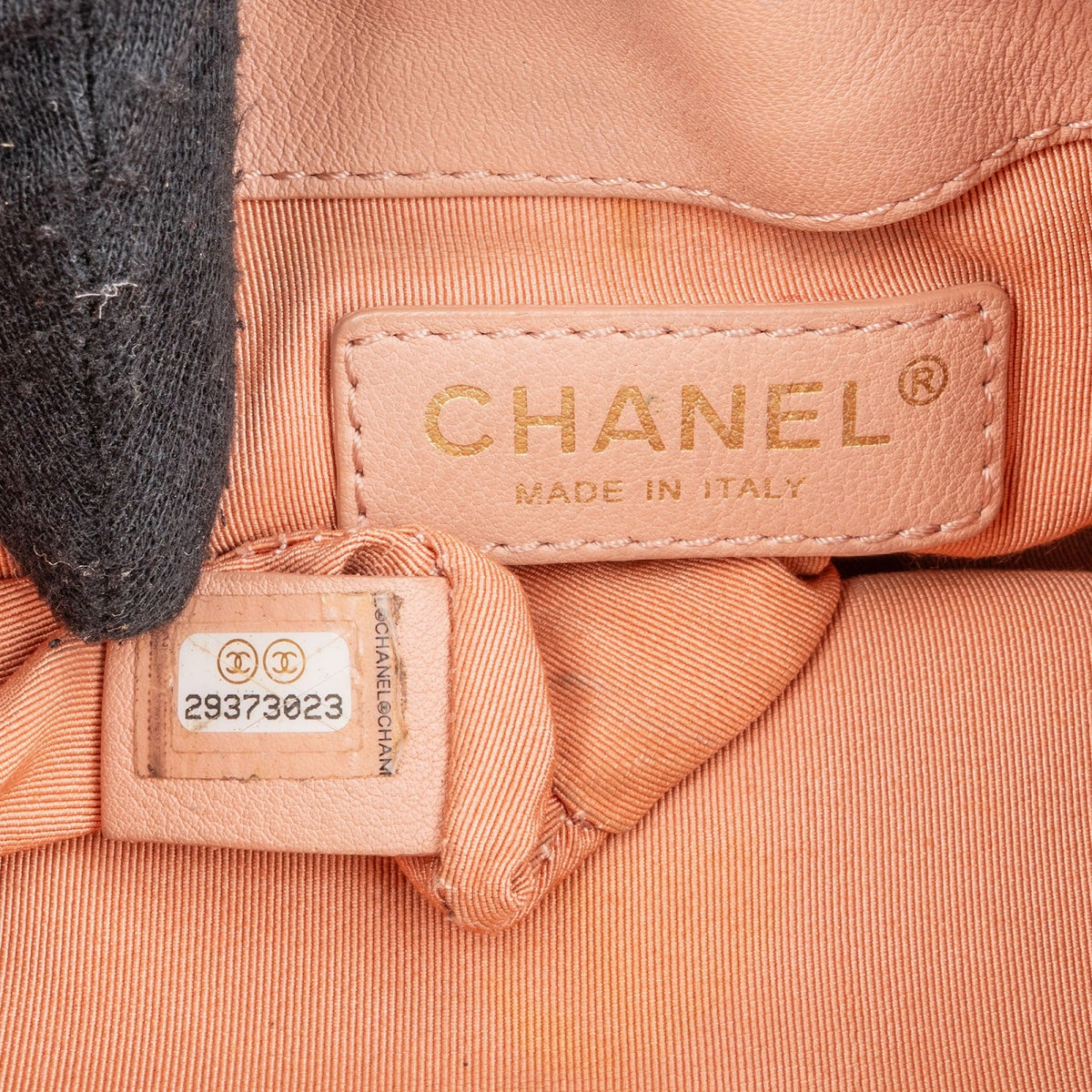 Chanel Lammleder Small Drawstring Umhängetasche, Bild 12 von 12
