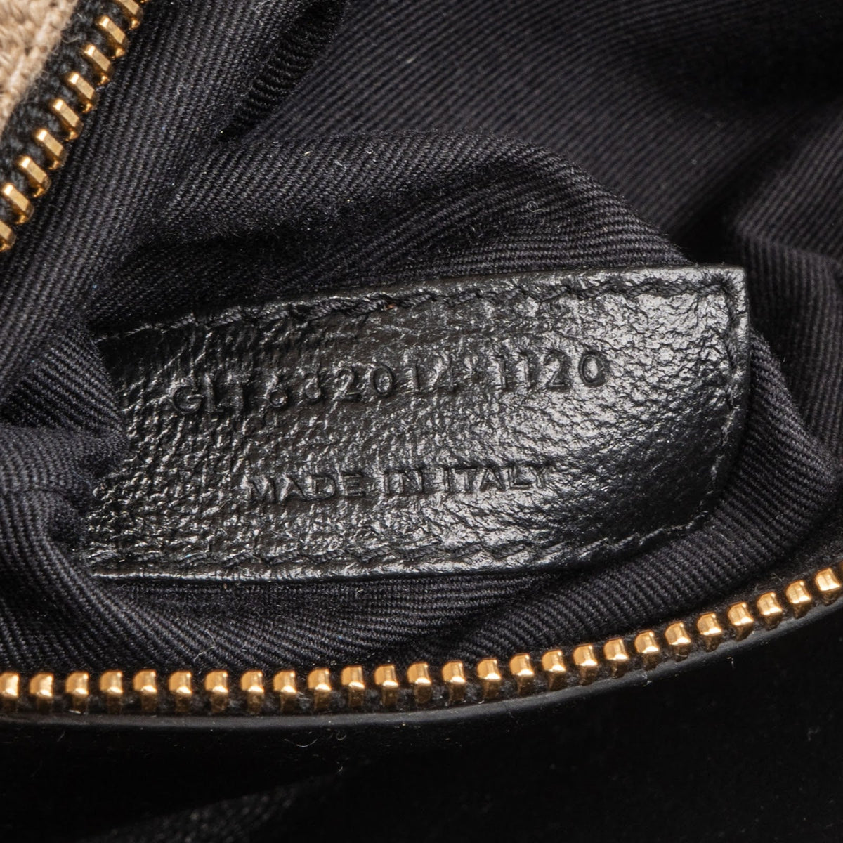 Saint Laurent Chevron Raffia Matelassé Envelope crossbodytas