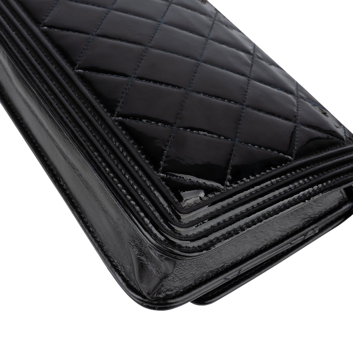 Chanel Boy Wallet On Chain schoudertas van gewatteerd lakleer