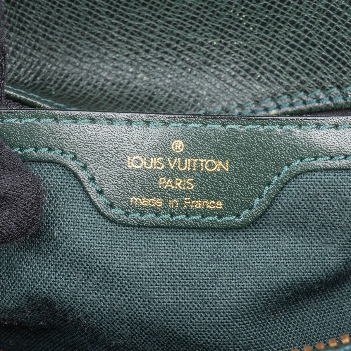 Louis Vuitton Reporter PM aus grünem Taiga-Leder – Ansicht 10