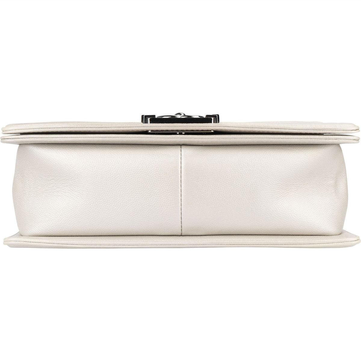 Bolso bandolera Chanel Boy de piel de becerro acolchada con solapa sencilla