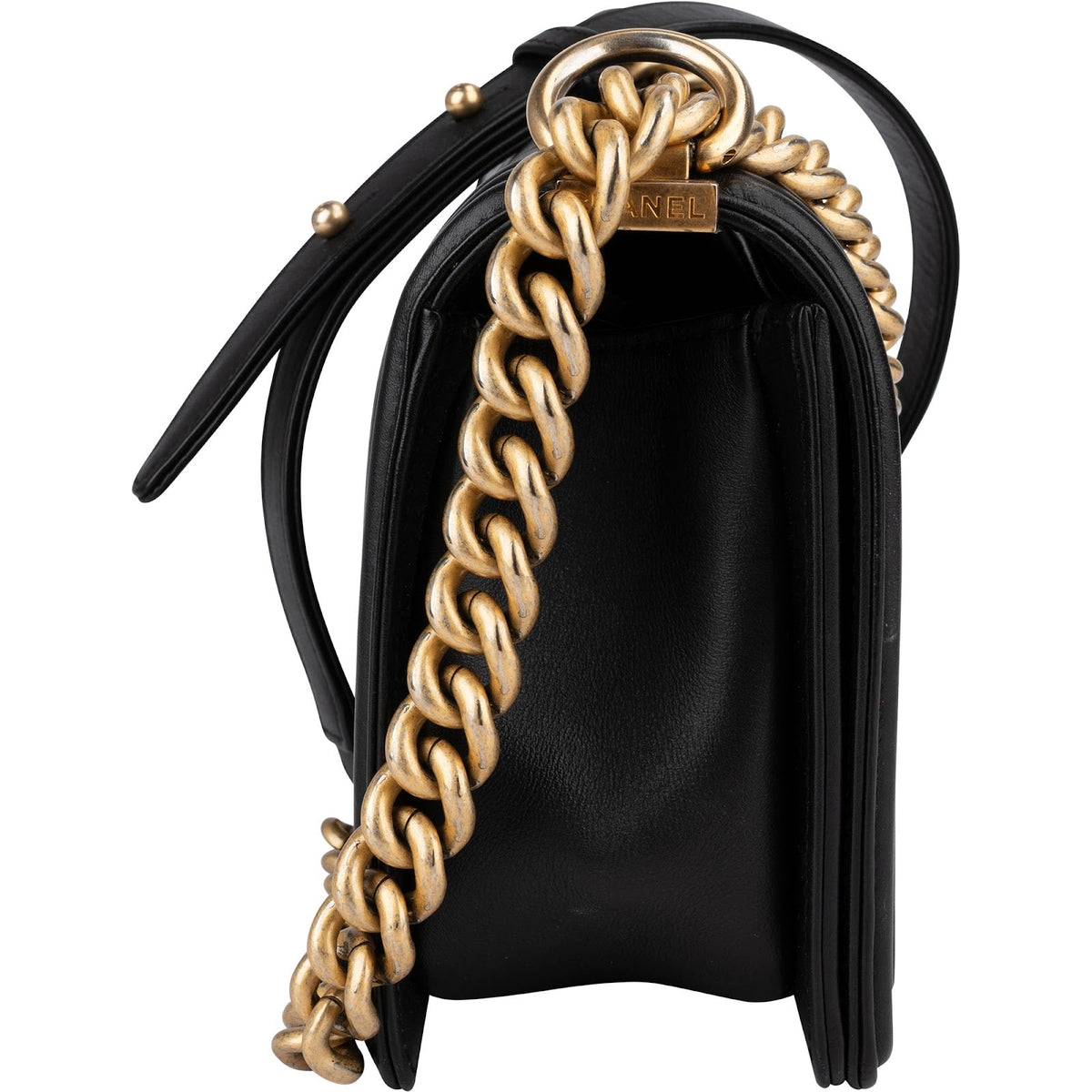 Sac bandoulière Boy de Chanel moyen modèle en cuir d'agneau matelassé