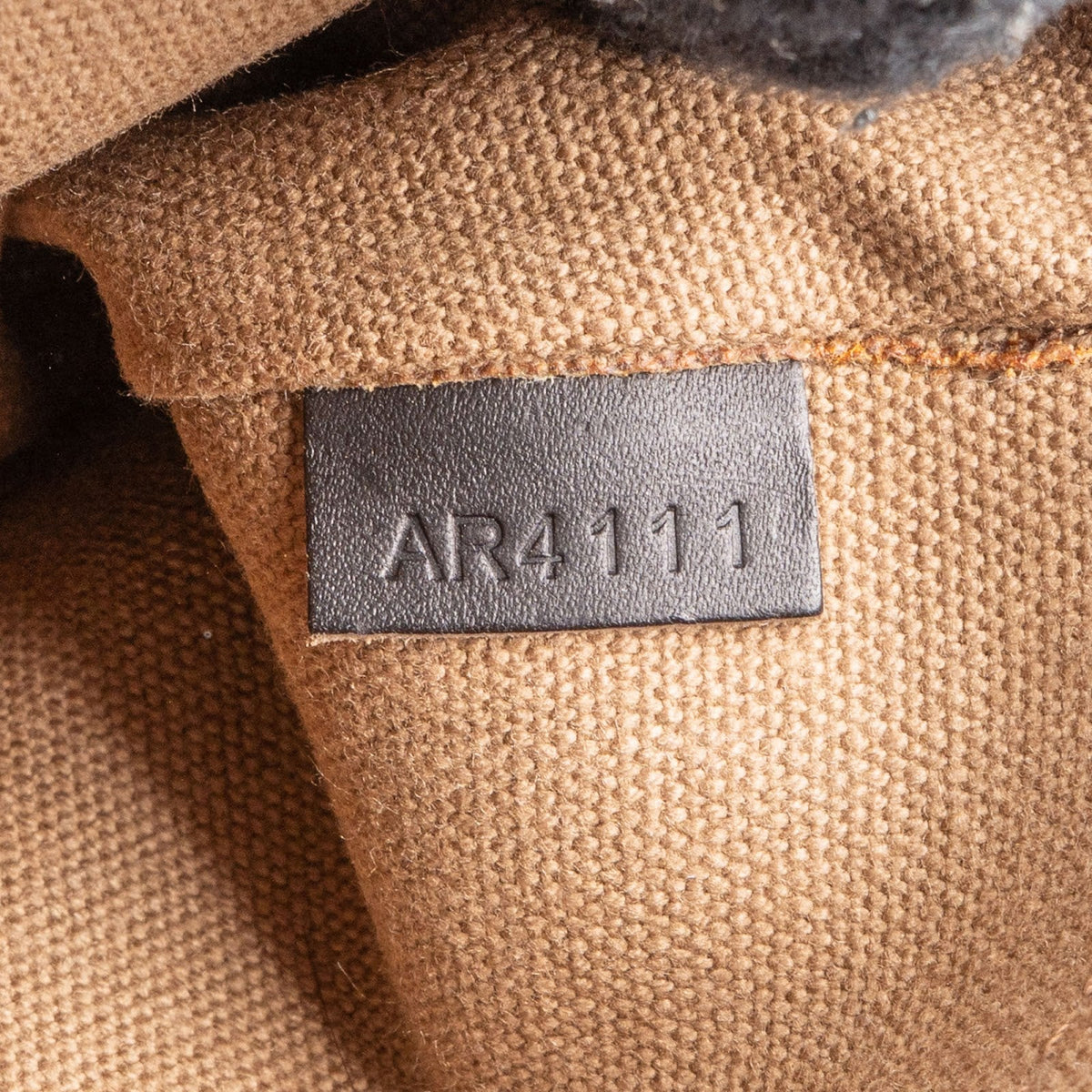 Louis Vuitton Omaha Messenger aus Utah-Leder – Ansicht 10
