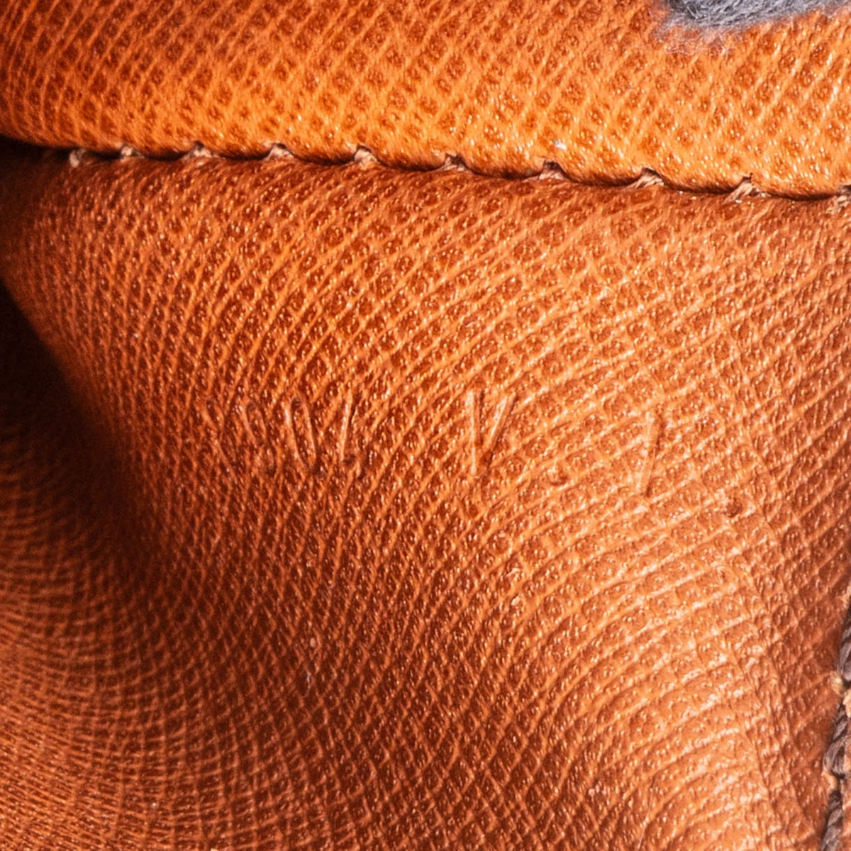 Louis Vuitton Saint Cloud PM aus Monogram Canvas – Ansicht 10