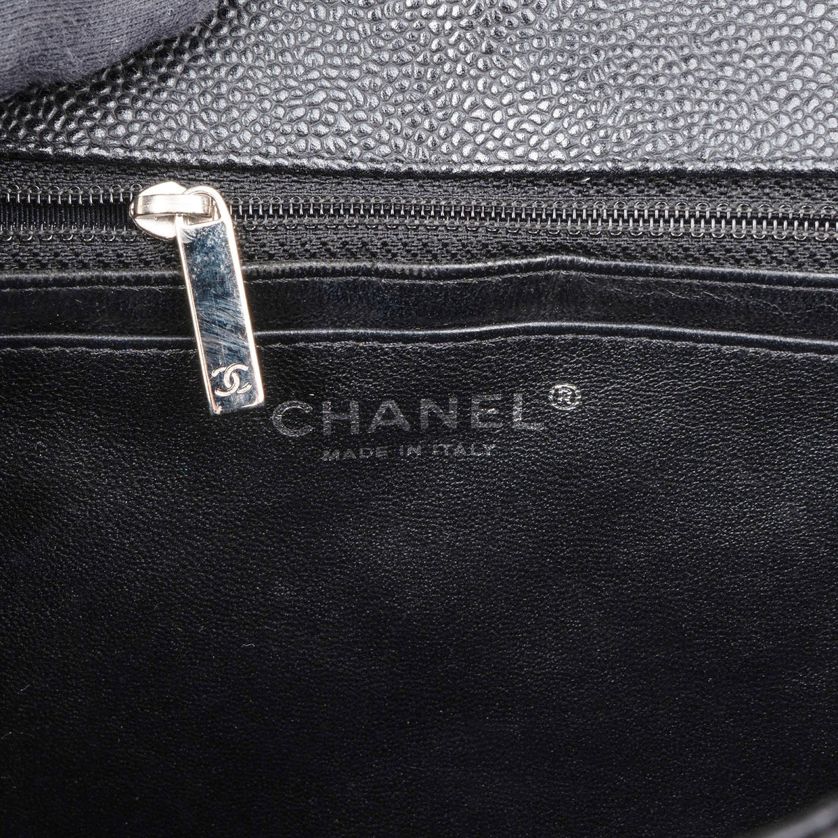 Borsa a tracolla Chanel Jumbo Single Flap in pelle caviale trapuntata