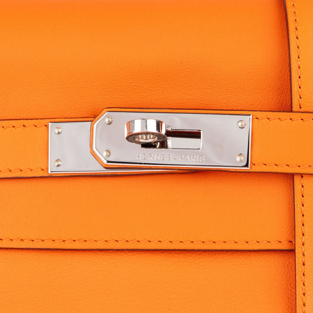Borsa Kelly 32 Hermès in pelle Swift color arancio