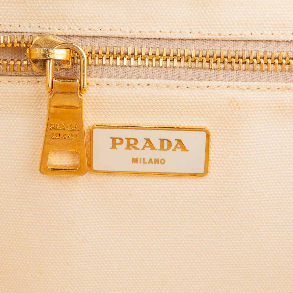 Prada Estampada Tote aus bedrucktem Canapa-Canvas – Ansicht 9