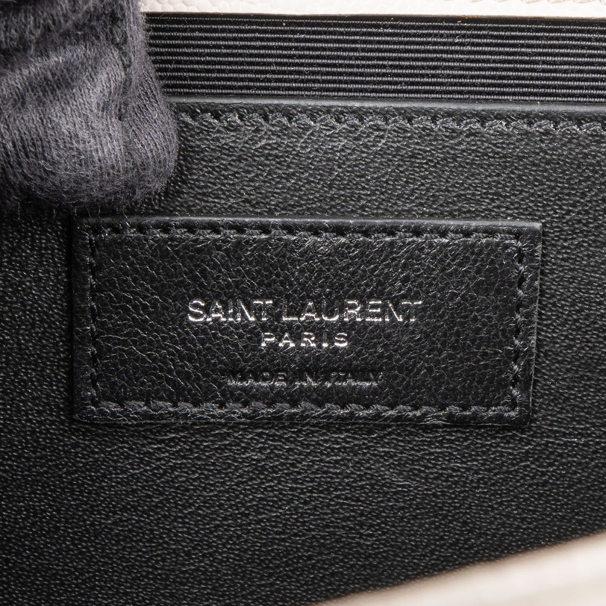 Bolso bandolera Kate de Saint Laurent en piel granulada con borla y cadena