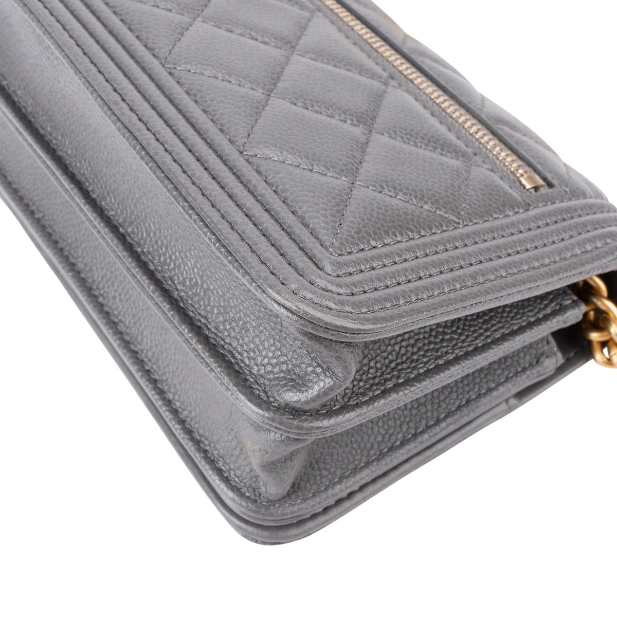 Chanel Small Boy Wallet on Chain aus Caviar-Leder – Detailansicht 7
