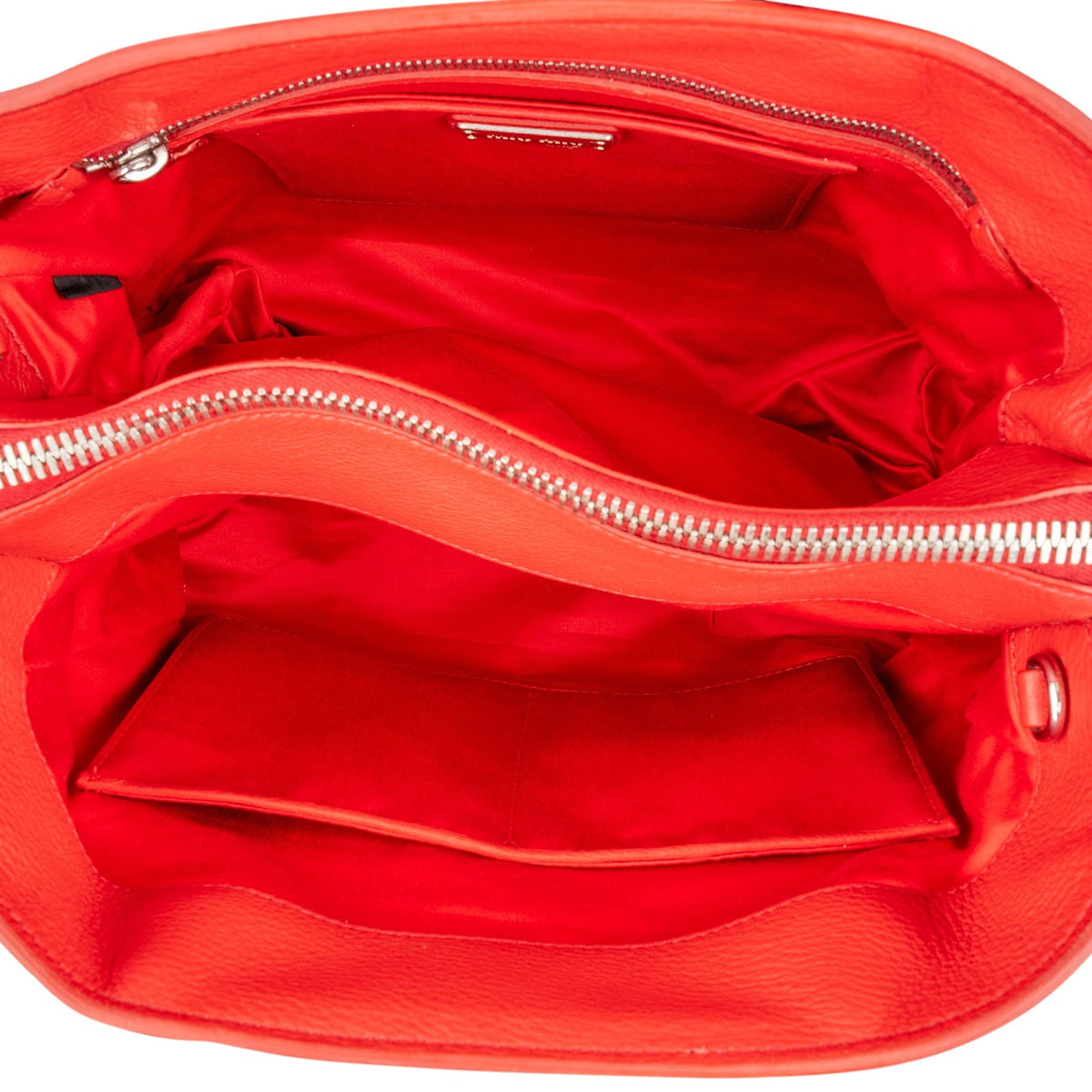 Miu Miu Tote aus rotem Vitello-Phenix-Leder – Ansicht 10