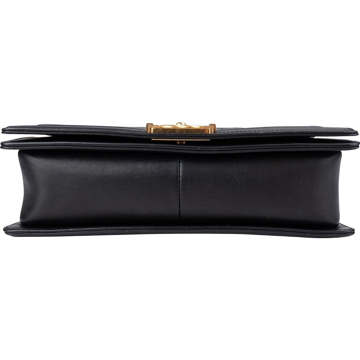 Sac bandoulière Chanel Boy New Medium à rabat simple en cuir d'agneau matelassé