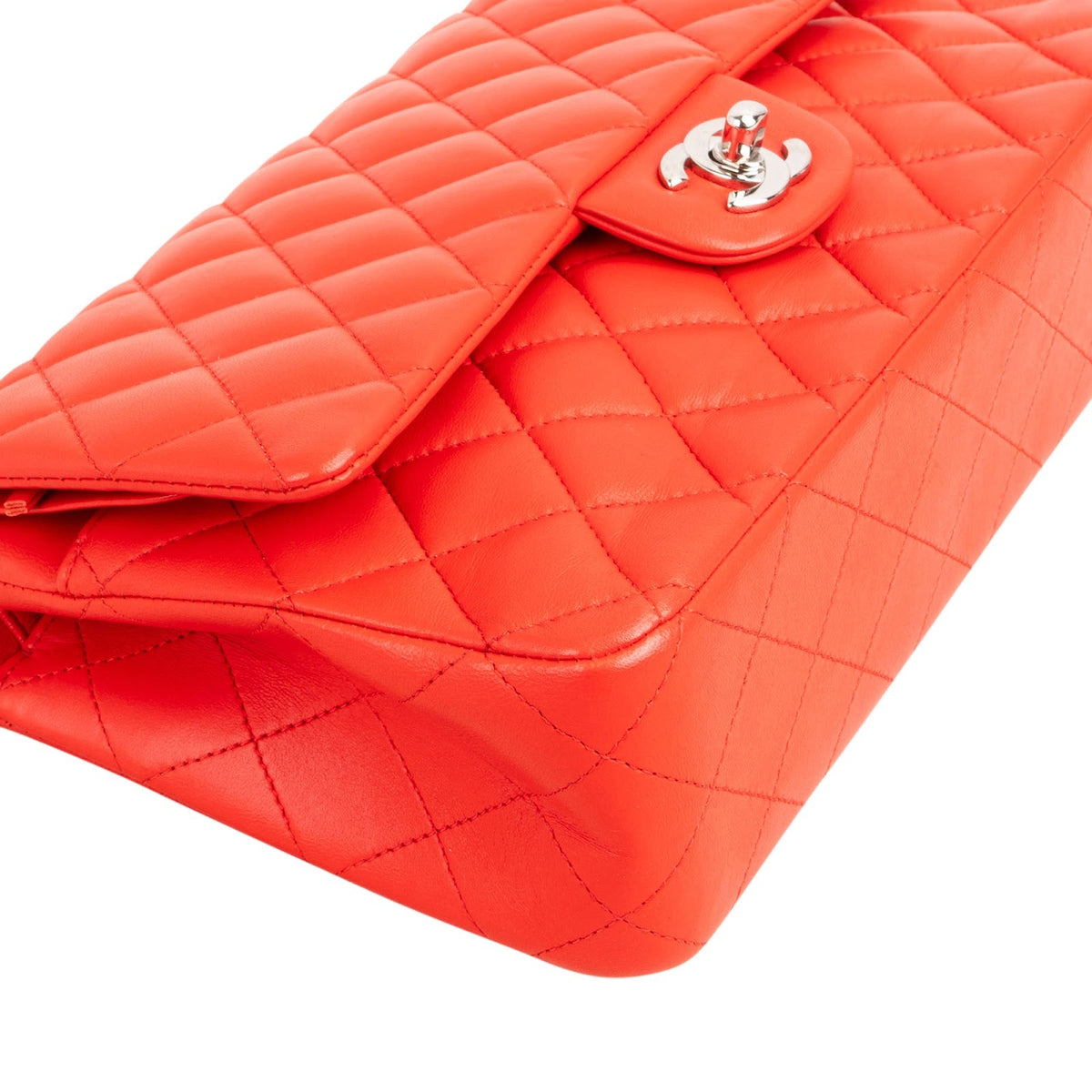 Sac à bandoulière Chanel Medium à double rabat en cuir d'agneau matelassé et palladium