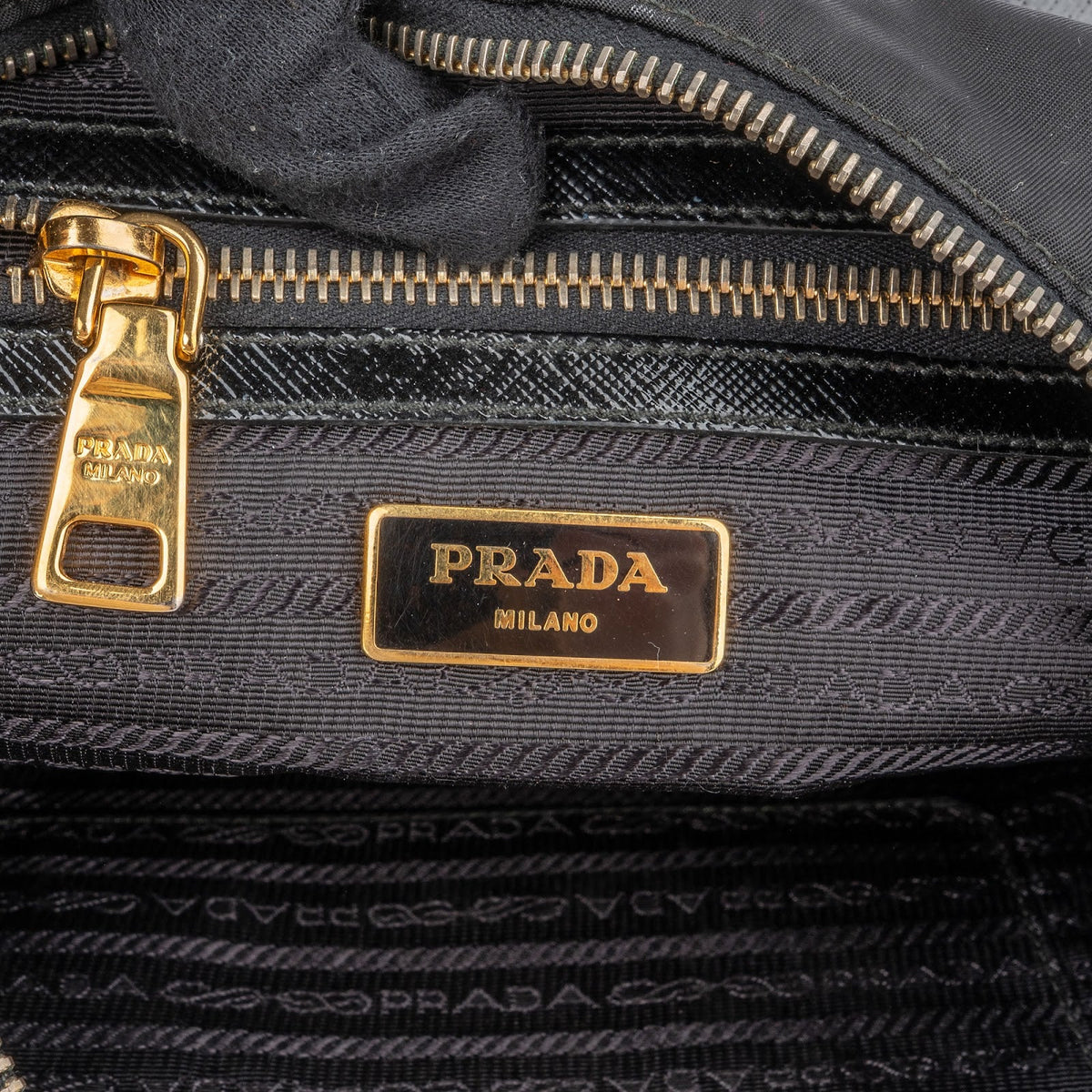 Prada Tessuto Saffiano Lux Triangle Hobo Schultertasche, Bild 9 von 10