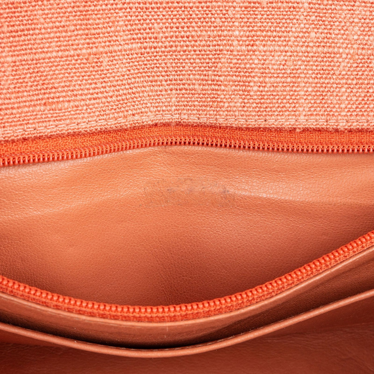 Borsa a tracolla Chanel Diana piccola in cotone trapuntato con patta singola e dettagli in oro 24K