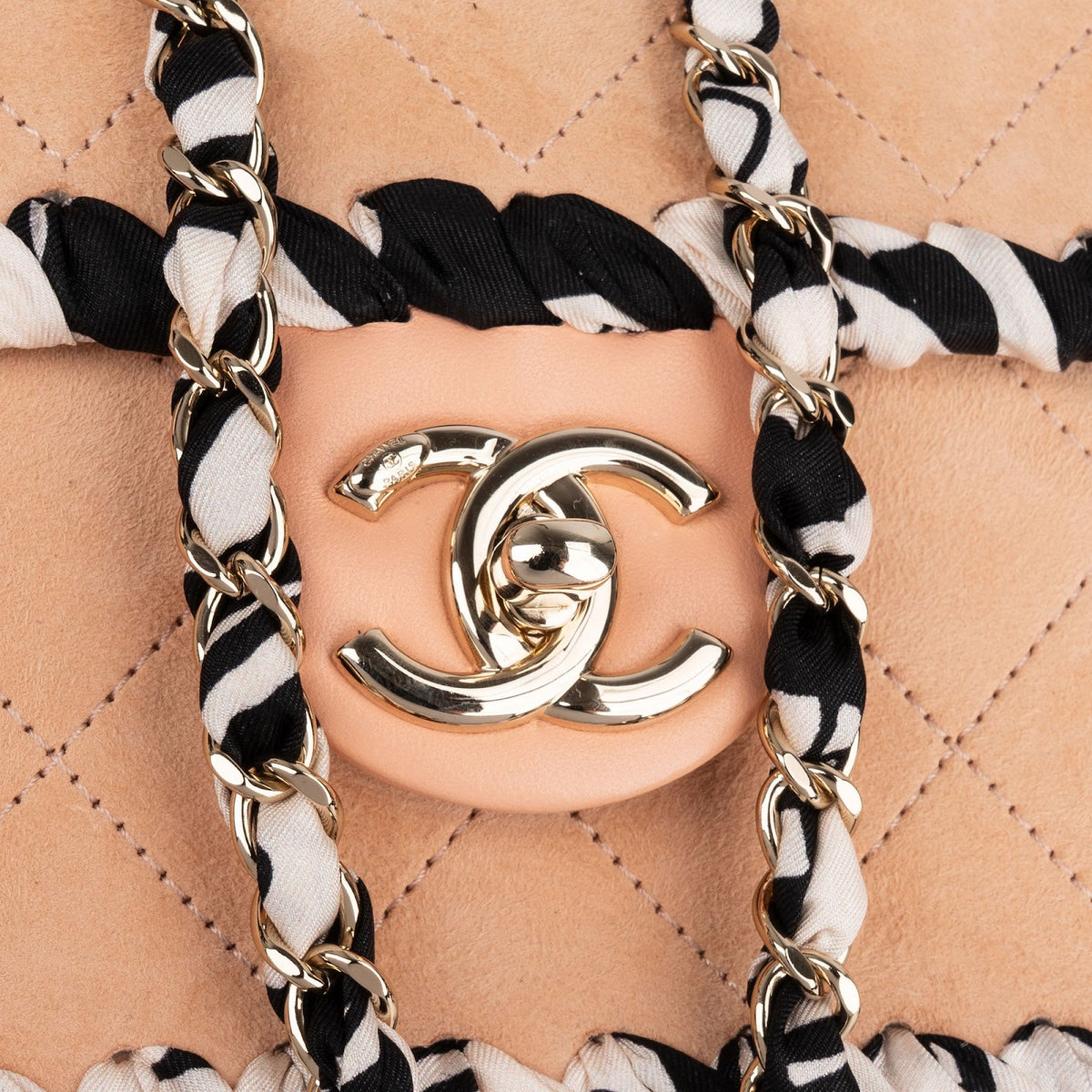 Chanel Wildleder Rectangular Single Flap Umhängetasche, Bild 8 von 14