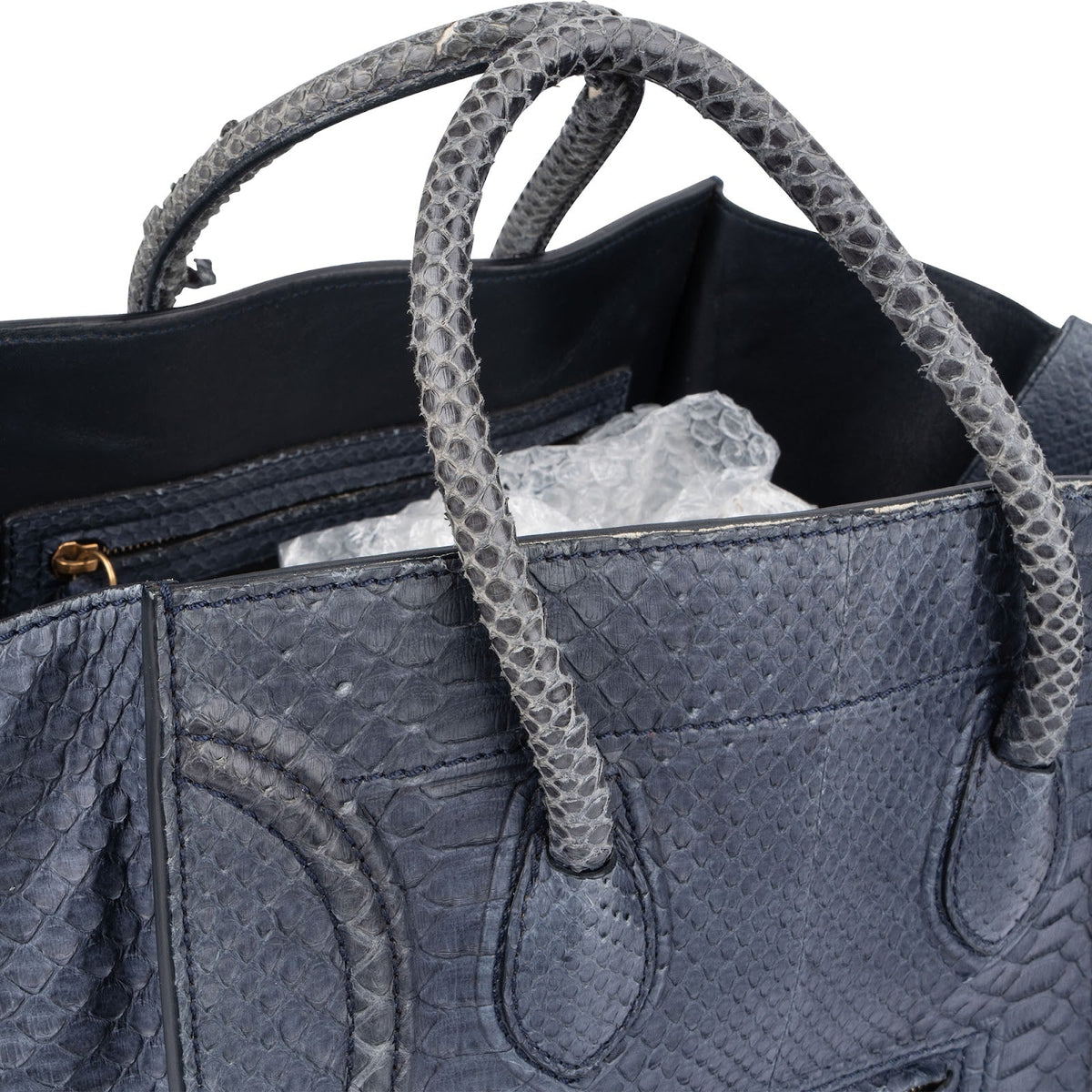 Celine Phantom aus blauem Pythonleder – Detailansicht 2