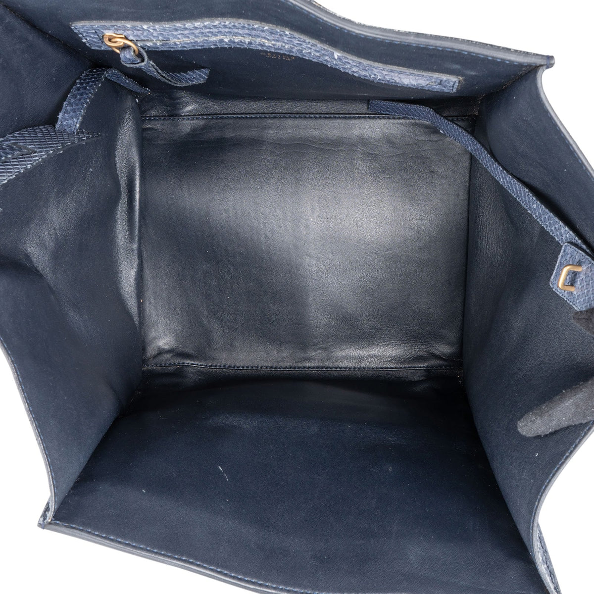 Celine Phantom aus blauem Pythonleder – Detailansicht 9
