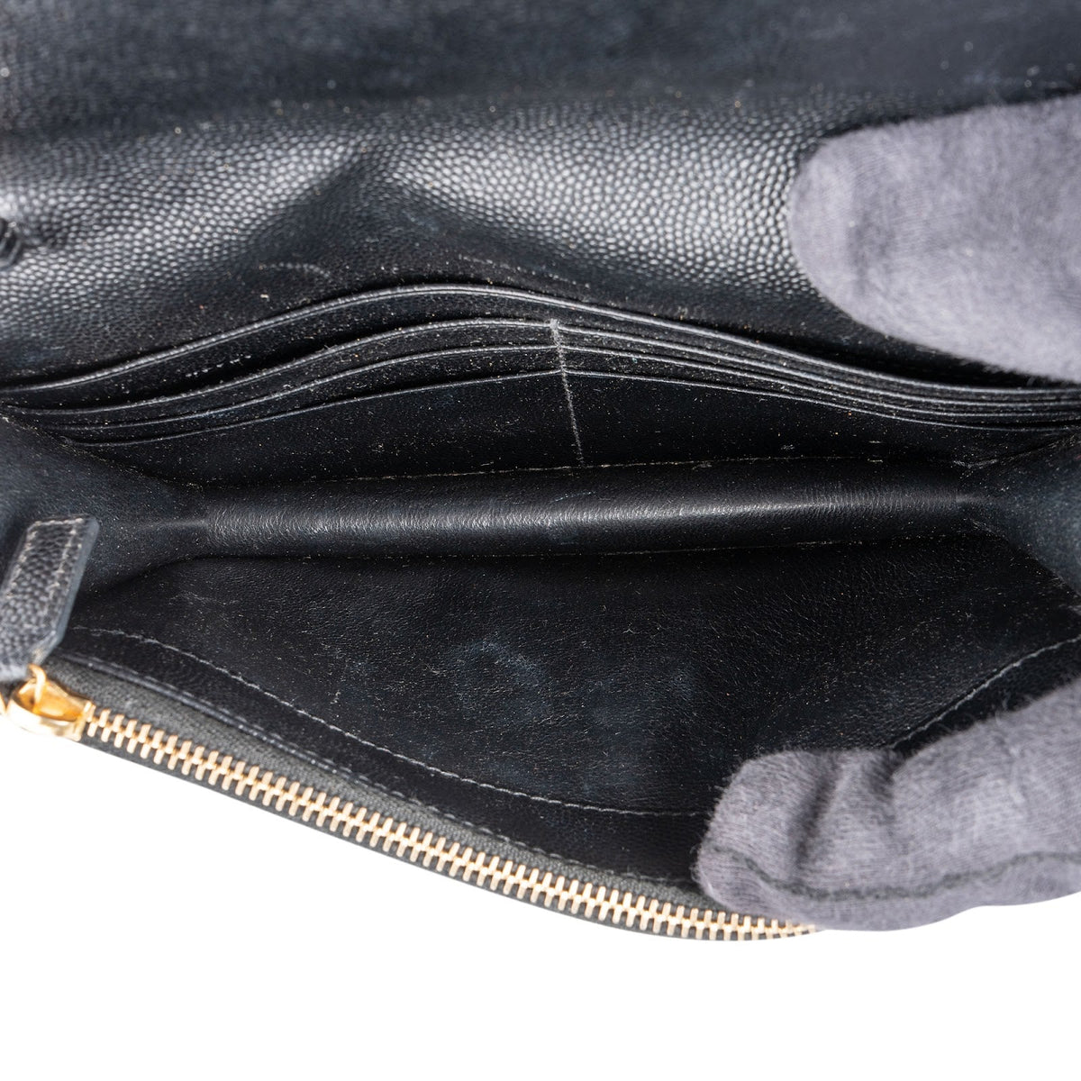 Bolso de hombro Saint Laurent Monogram en piel granulada Grain de Poudre con cadena