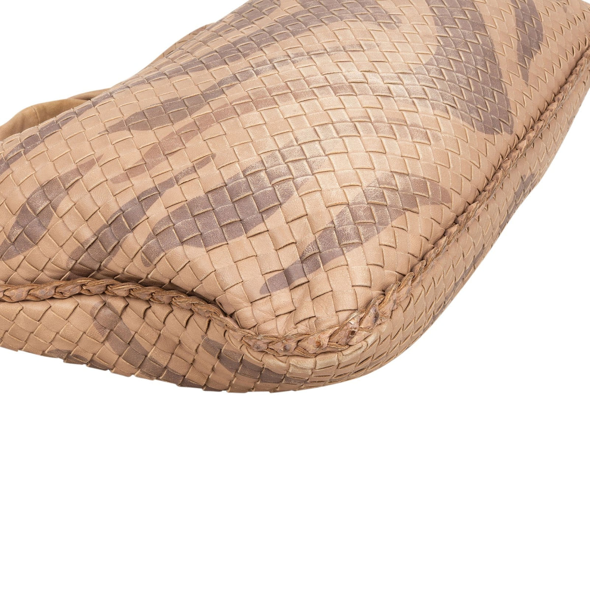 Bottega Veneta Intrecciato leren schoudertas met zebraprint