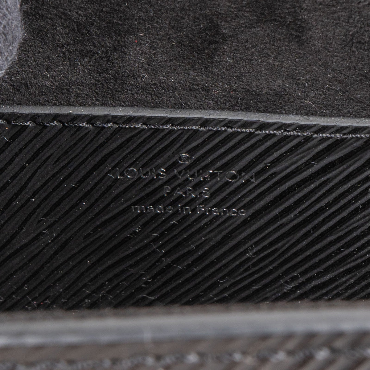 Louis Vuitton Noir Epi Leder Twist PM Umhängetasche, Bild 11 von 12