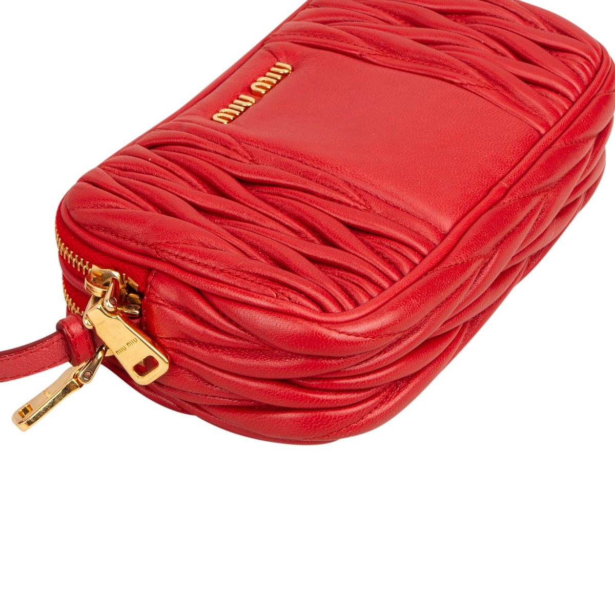 Sac à main Miu Miu Double-Zip Mini Camera en cuir nappa matelassé