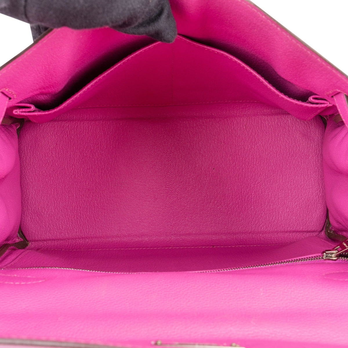Bolso Hermès Kelly 28 de piel de cabra (Chevre) rosa con herrajes de paladio