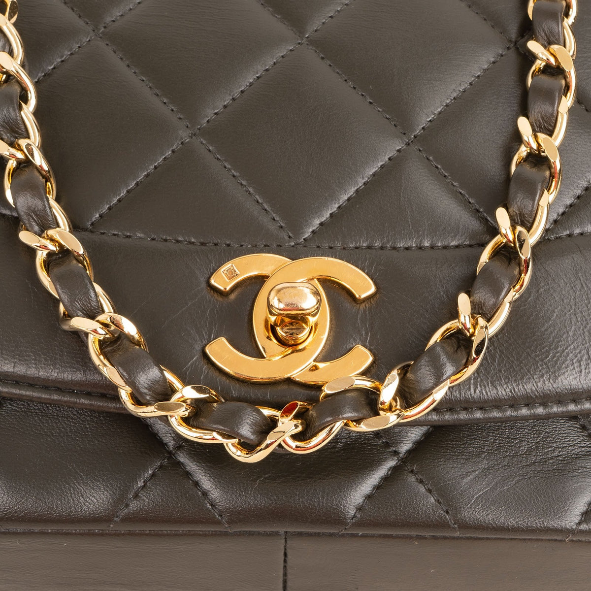 Chanel Lammleder Gold Diana Single Flap Umhängetasche, Bild 12 von 16