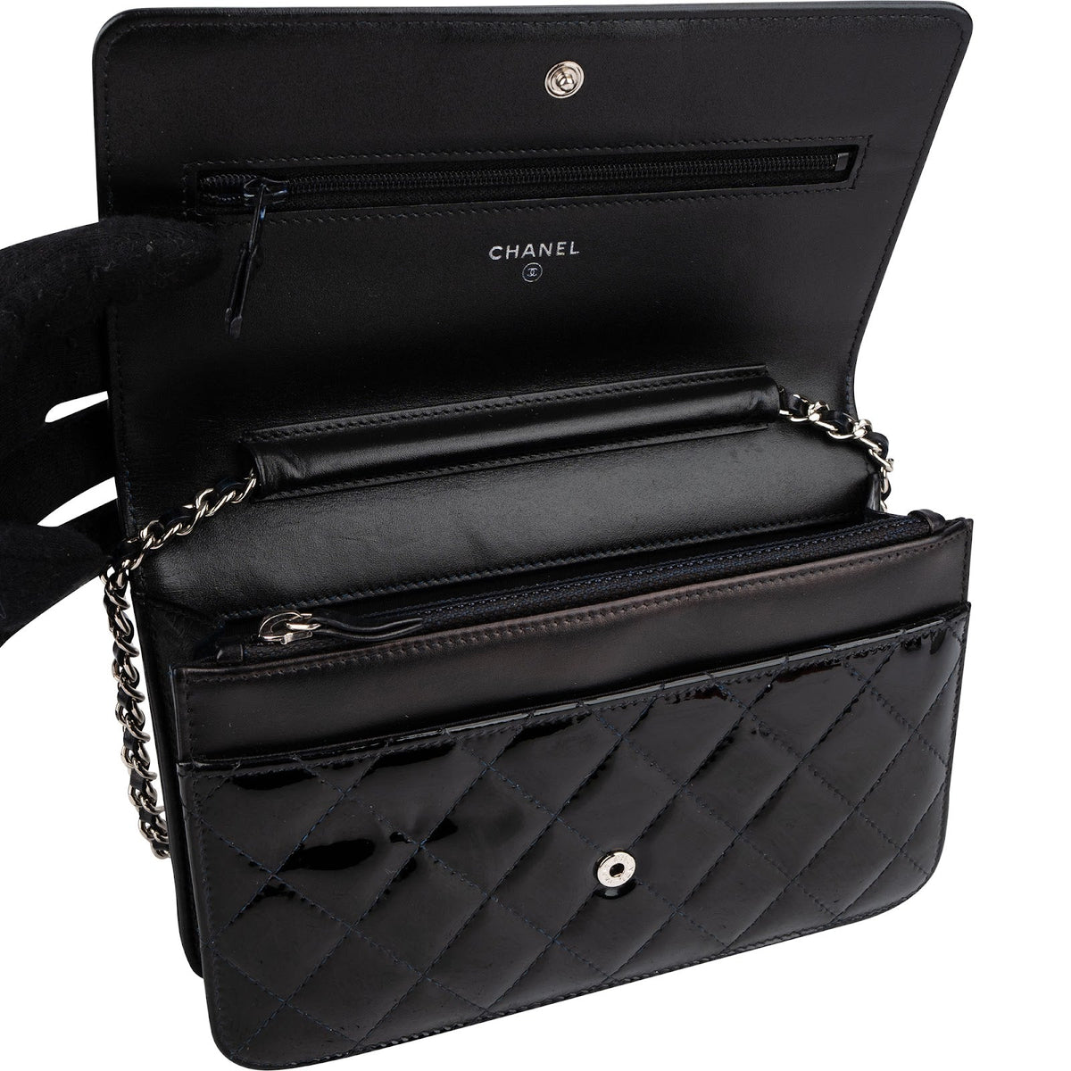 Chanel Boy Wallet On Chain schoudertas van gewatteerd lakleer