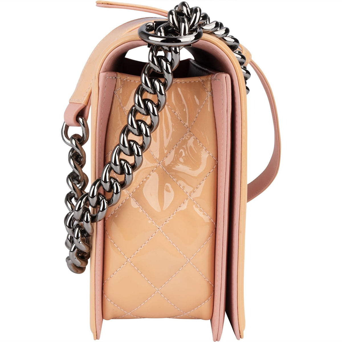 Chanel Boy Single Flap aus gestepptem Lackleder – Ansicht 3
