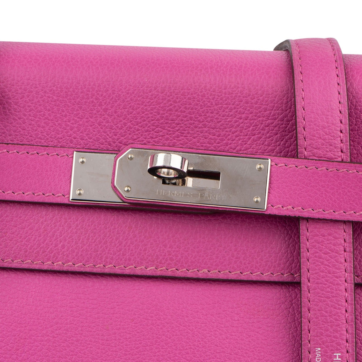 Bolso Hermès Kelly 28 de piel de cabra (Chevre) rosa con herrajes de paladio