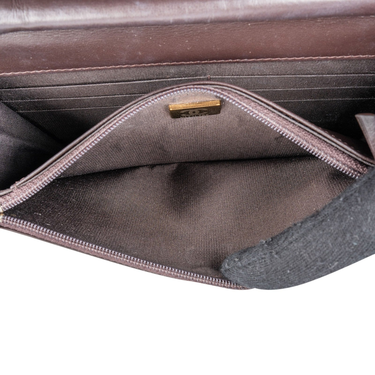 Bolso bandolera Chanel Boy Wallet On Chain en piel de caviar acolchada