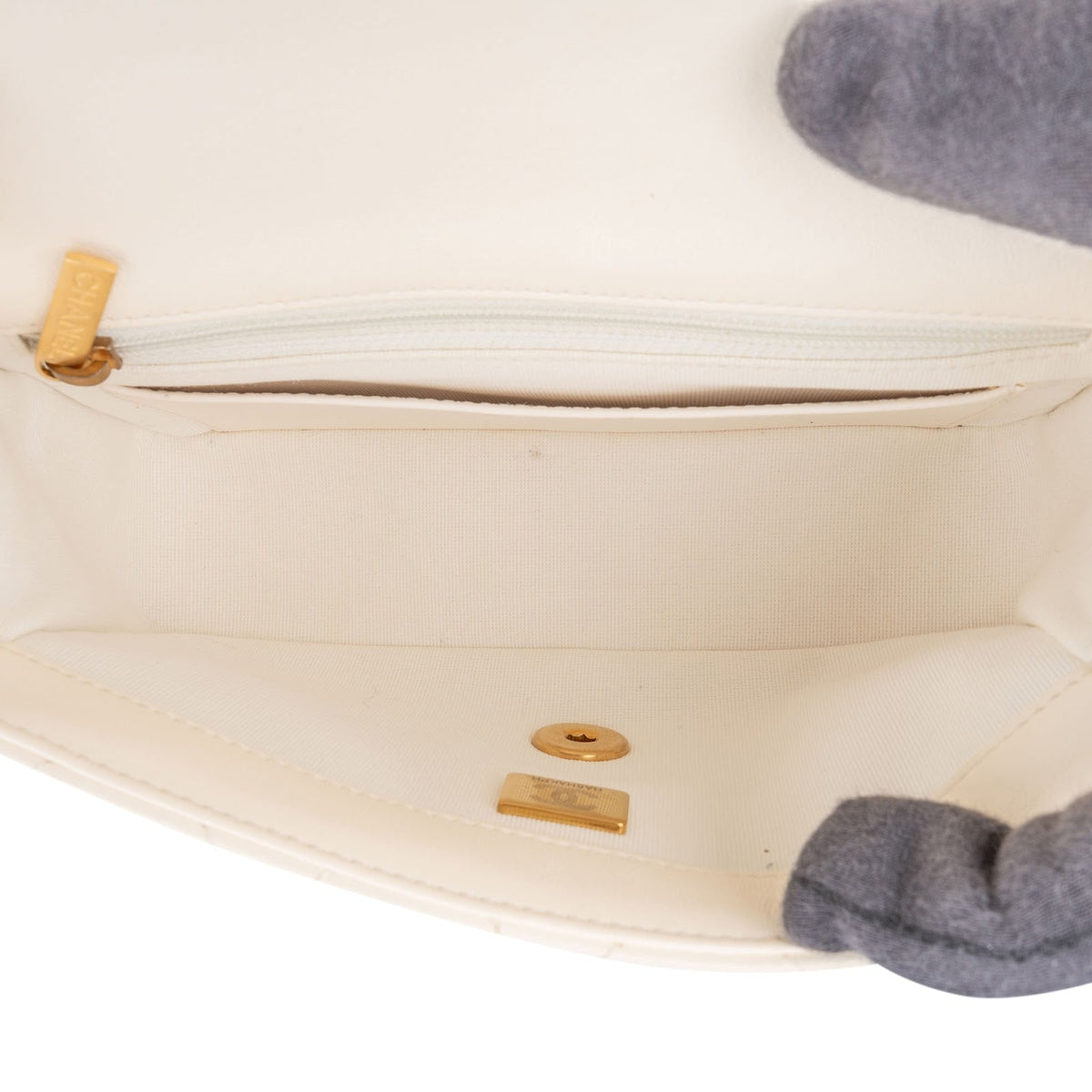 Sac bandoulière Chanel Mini Rectangular à rabat simple en cuir d'agneau matelassé avec perles