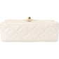Sac bandoulière Chanel Mini Rectangular à rabat simple en cuir d'agneau matelassé avec perles