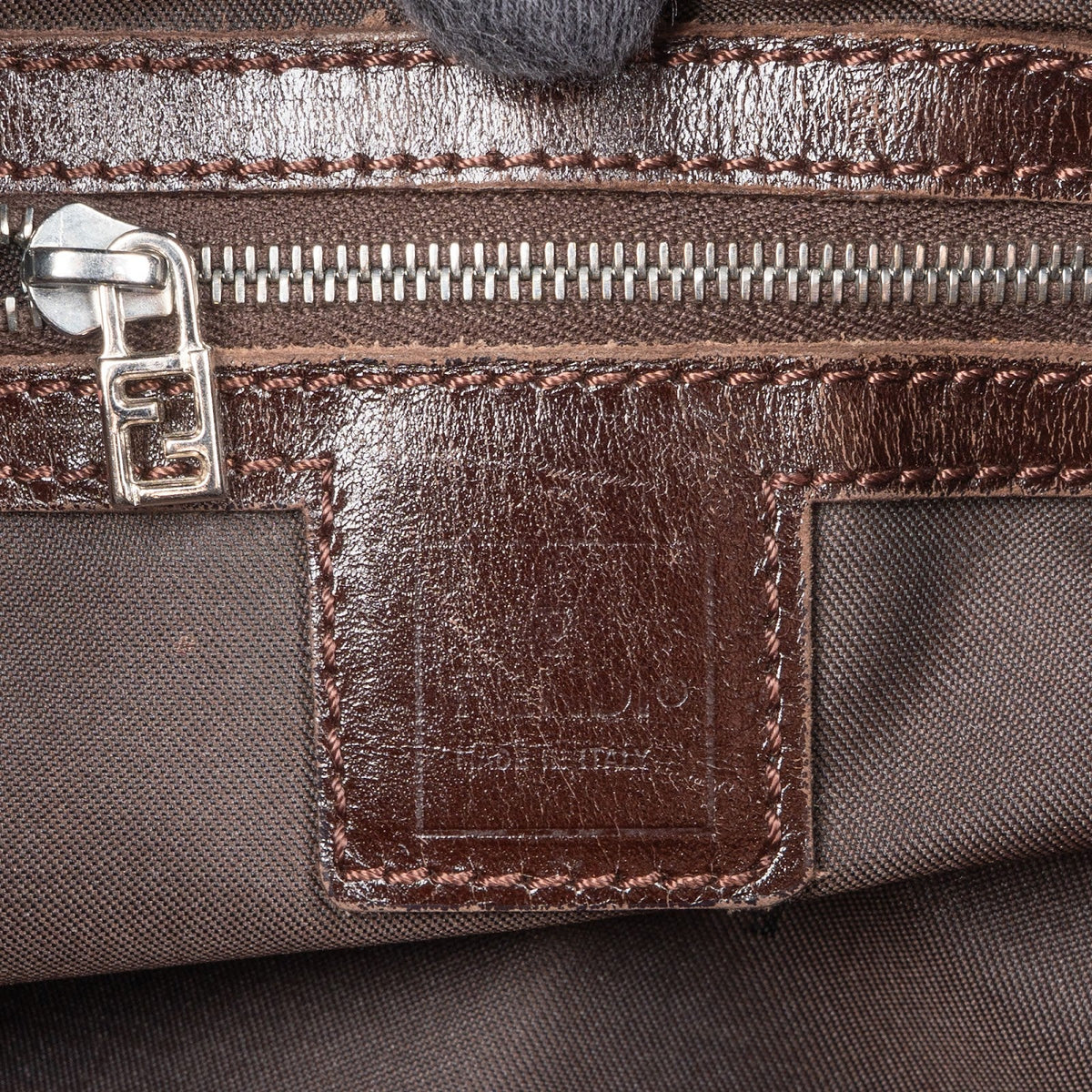 Borsa a spalla Fendi Mamma Baguette in tela Monogram FF Zucca