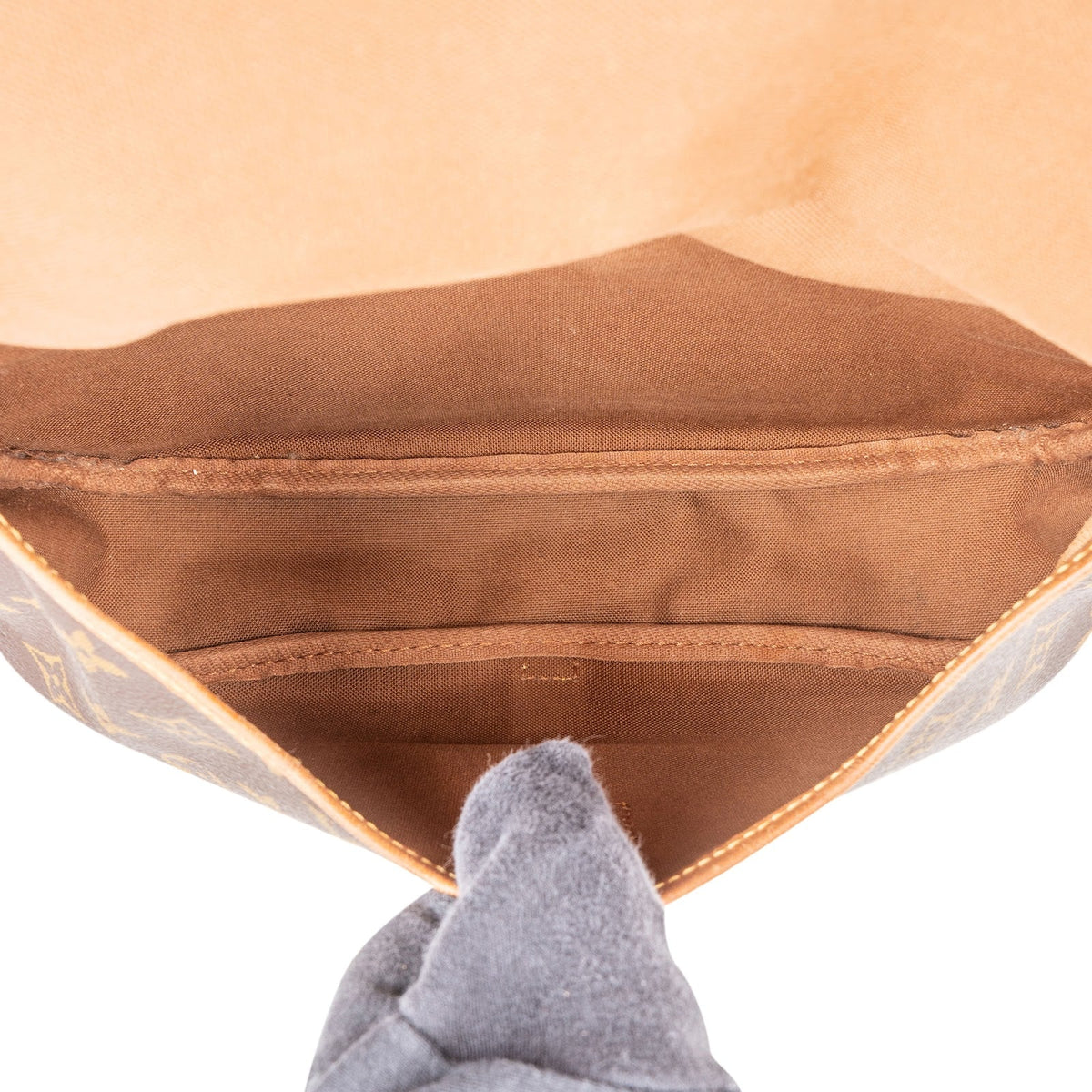 Bolso bandolera Louis Vuitton Monogram Canvas Saumur 30