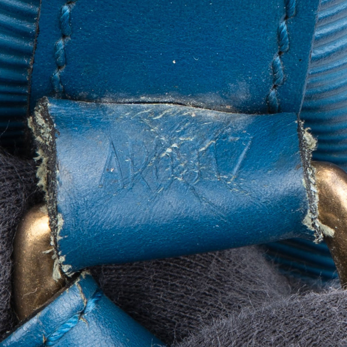 Sac à bandoulière Louis Vuitton Sac Noé Petit en cuir Epi bleu