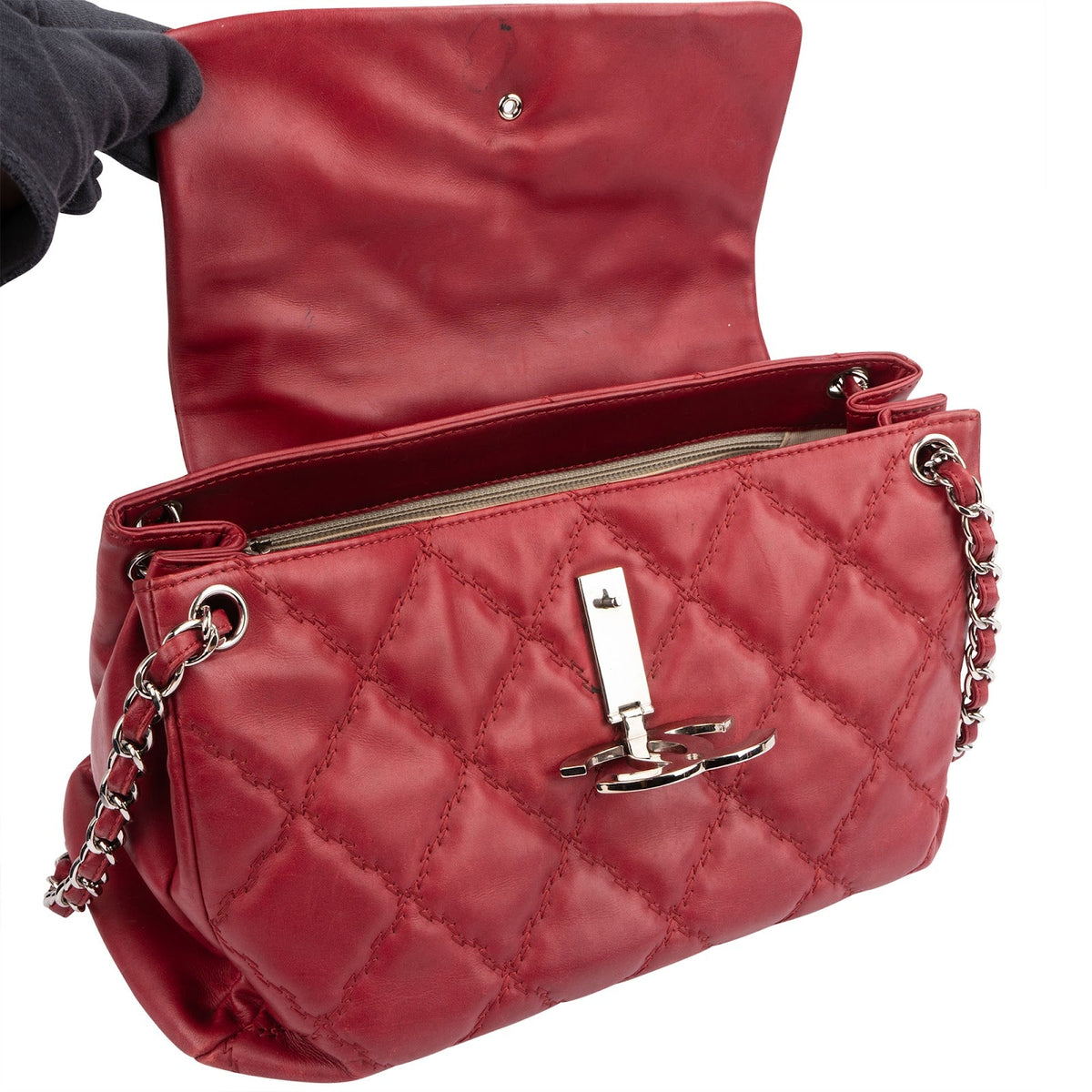 Sac bandoulière Chanel Diamond Stitch Hampton Flap Jumbo Flap en cuir d'agneau matelassé