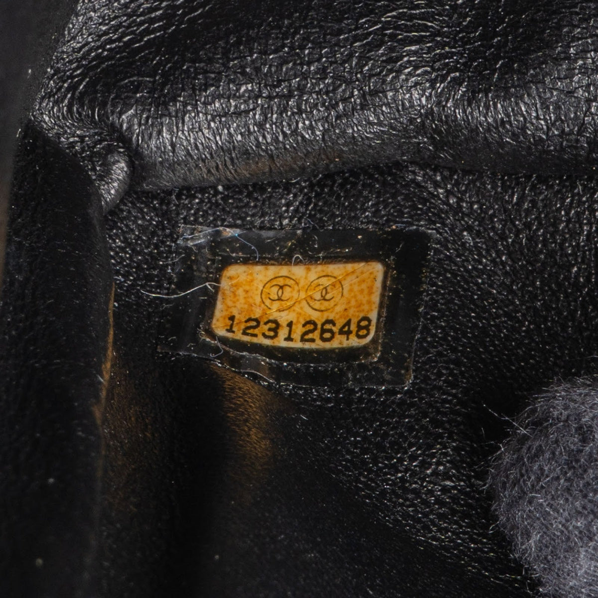 Chanel 2.55 So Black Jumbo Double Flap aus Aged-Kalbsleder – Ansicht 15