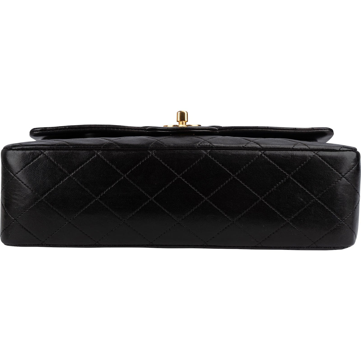 Bolso de hombro Chanel de piel de cordero acolchada con solapa doble tamaño mediano y herrajes de oro de 24 quilates