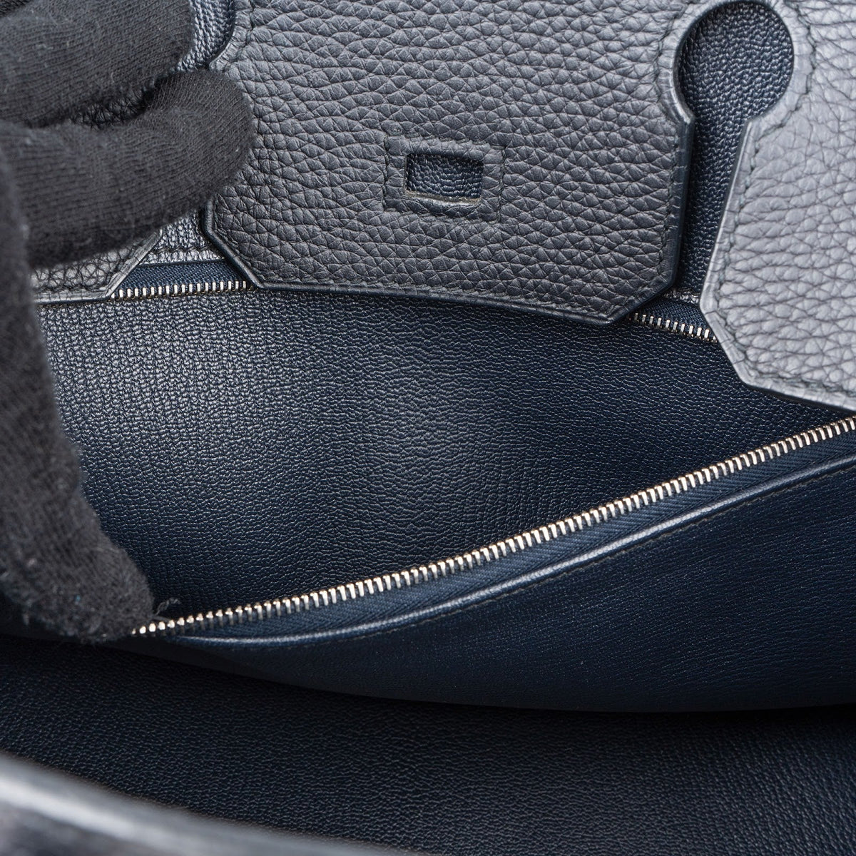 Hermès Blau Indigo Clemence Birkin 30 Handtasche, Bild 15 von 15